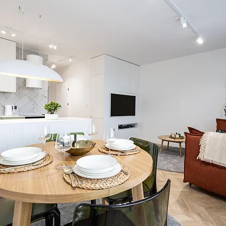 2homerent Garbary 5 Apartment