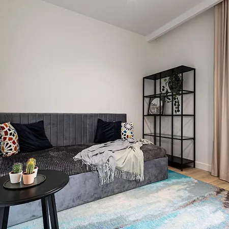 2homerent Garbary 5 Apartment