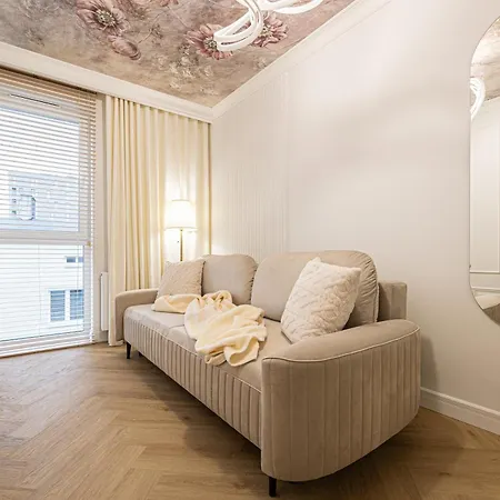 2homerent Garbary 5 Apartment