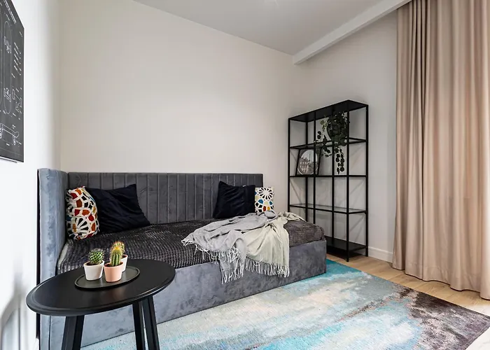 2homerent Garbary 5 Apartment